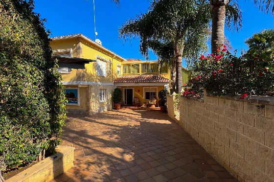 Villa in Denia zu vermieten, Woongedeelte 200 m², Zustand gepflegt, + Zentralheizung, Klimaanlage, Grondstuk 900 m², 3 Slaapkamers, 2 Badkamers, Pool, ref.: D-0123-1