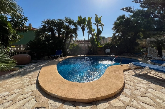 Villa in Denia zu vermieten, Woongedeelte 200 m², Zustand gepflegt, + Zentralheizung, Klimaanlage, Grondstuk 900 m², 3 Slaapkamers, 2 Badkamers, Pool, ref.: D-0123-2