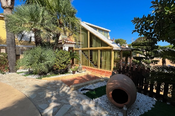 Villa in Denia zu vermieten, Woongedeelte 200 m², Zustand gepflegt, + Zentralheizung, Klimaanlage, Grondstuk 900 m², 3 Slaapkamers, 2 Badkamers, Pool, ref.: D-0123-21