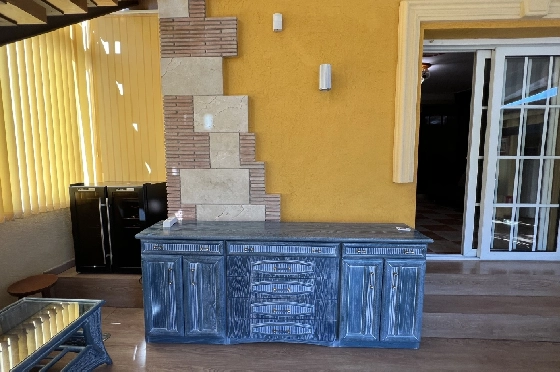 Villa in Denia zu vermieten, Woongedeelte 200 m², Zustand gepflegt, + Zentralheizung, Klimaanlage, Grondstuk 900 m², 3 Slaapkamers, 2 Badkamers, Pool, ref.: D-0123-49