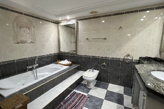 Villa in Denia zu vermieten, Woongedeelte 200 m², Zustand gepflegt, + Zentralheizung, Klimaanlage, Grondstuk 900 m², 3 Slaapkamers, 2 Badkamers, Pool, ref.: D-0123-66