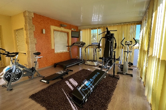Villa in Denia zu vermieten, Woongedeelte 200 m², Zustand gepflegt, + Zentralheizung, Klimaanlage, Grondstuk 900 m², 3 Slaapkamers, 2 Badkamers, Pool, ref.: D-0123-75