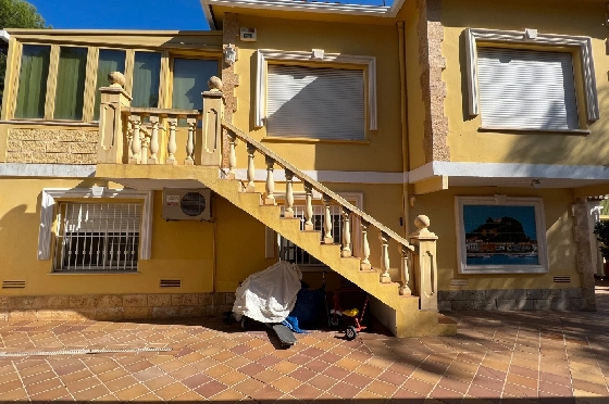 Villa in Denia zu vermieten, Woongedeelte 200 m², Zustand gepflegt, + Zentralheizung, Klimaanlage, Grondstuk 900 m², 3 Slaapkamers, 2 Badkamers, Pool, ref.: D-0123-79