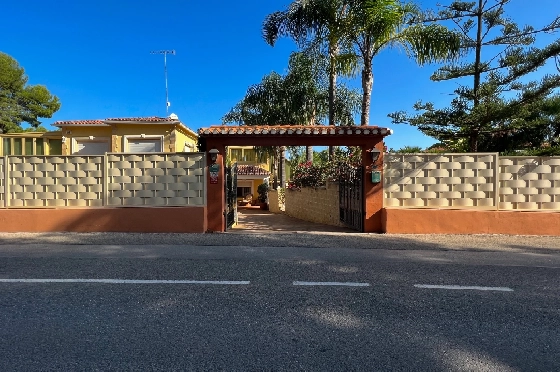 Villa in Denia zu vermieten, Woongedeelte 200 m², Zustand gepflegt, + Zentralheizung, Klimaanlage, Grondstuk 900 m², 3 Slaapkamers, 2 Badkamers, Pool, ref.: D-0123-84