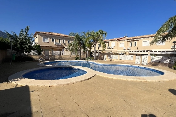 Reihenhaus in Denia zu vermieten, Woongedeelte 130 m², Zustand gepflegt, + KLIMA, Klimaanlage, Grondstuk 160 m², 4 Slaapkamers, 3 Badkamers, Pool, ref.: D-0223-3