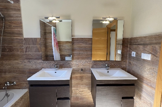 Reihenhaus in Denia zu vermieten, Woongedeelte 130 m², Zustand gepflegt, + KLIMA, Klimaanlage, Grondstuk 160 m², 4 Slaapkamers, 3 Badkamers, Pool, ref.: D-0223-50