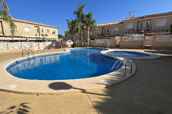 Reihenhaus in Denia zu vermieten, Woongedeelte 130 m², Zustand gepflegt, + KLIMA, Klimaanlage, Grondstuk 160 m², 4 Slaapkamers, 3 Badkamers, Pool, ref.: D-0223-7