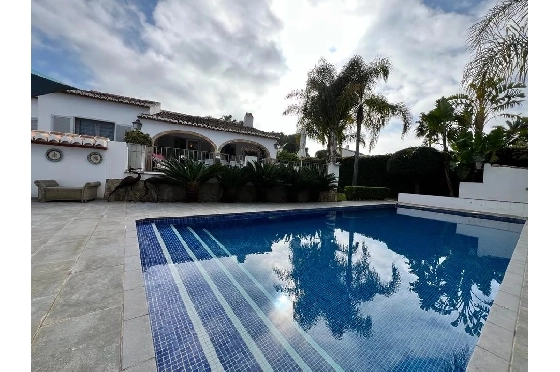 Villa in Javea zu verkaufen, Woongedeelte 210 m², Klimaanlage, 4 Slaapkamers, 2 Badkamers, Pool, ref.: BS-83627230-23