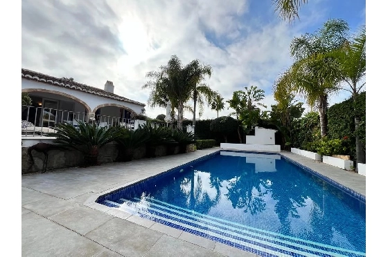 Villa in Javea zu verkaufen, Woongedeelte 210 m², Klimaanlage, 4 Slaapkamers, 2 Badkamers, Pool, ref.: BS-83627230-25