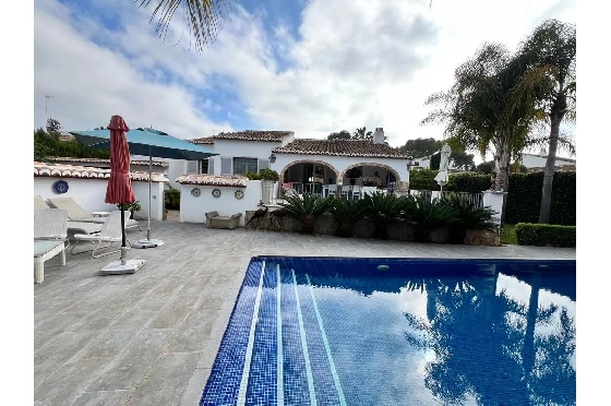Villa in Javea zu verkaufen, Woongedeelte 210 m², Klimaanlage, 4 Slaapkamers, 2 Badkamers, Pool, ref.: BS-83627230-28