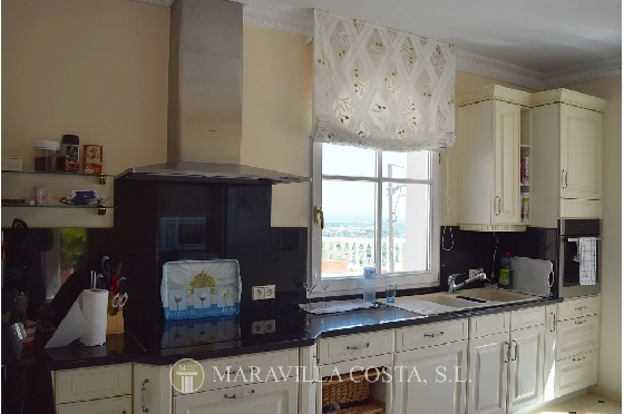 Villa in Pedreguer zu verkaufen, Woongedeelte 425 m², Bouwjaar 2006, + Fussbodenheizung, Klimaanlage, Grondstuk 1382 m², 5 Slaapkamers, 4 Badkamers, Pool, ref.: MV-2376-16