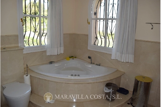 Villa in Pedreguer zu verkaufen, Woongedeelte 425 m², Bouwjaar 2006, + Fussbodenheizung, Klimaanlage, Grondstuk 1382 m², 5 Slaapkamers, 4 Badkamers, Pool, ref.: MV-2376-21