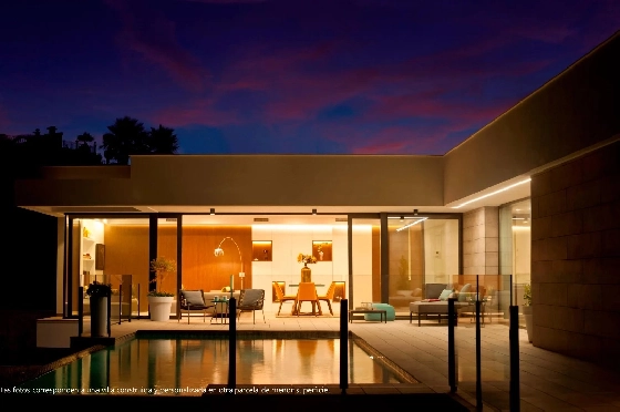 Villa in Cumbre del Sol zu verkaufen, Woongedeelte 442 m², Grondstuk 817 m², 3 Slaapkamers, 4 Badkamers, Pool, ref.: BS-83851628-17