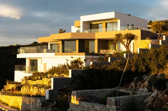 Villa in Cumbre del Sol zu verkaufen, Woongedeelte 542 m², Grondstuk 1168 m², 4 Slaapkamers, 6 Badkamers, Pool, ref.: BS-84135249-10