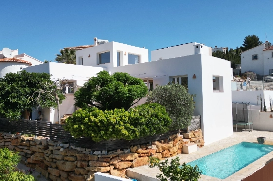Villa in Pedreguer zu verkaufen, Woongedeelte 137 m², Bouwjaar 2015, Zustand gepflegt, + Ofen, Klimaanlage, Grondstuk 403 m², 2 Slaapkamers, 2 Badkamers, Pool, ref.: RG-0124-1