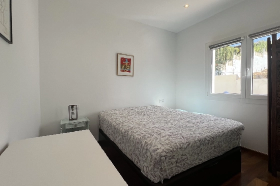 Villa in Pedreguer zu verkaufen, Woongedeelte 137 m², Bouwjaar 2015, Zustand gepflegt, + Ofen, Klimaanlage, Grondstuk 403 m², 2 Slaapkamers, 2 Badkamers, Pool, ref.: RG-0124-15