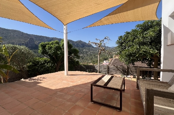 Villa in Pedreguer zu verkaufen, Woongedeelte 137 m², Bouwjaar 2015, Zustand gepflegt, + Ofen, Klimaanlage, Grondstuk 403 m², 2 Slaapkamers, 2 Badkamers, Pool, ref.: RG-0124-2