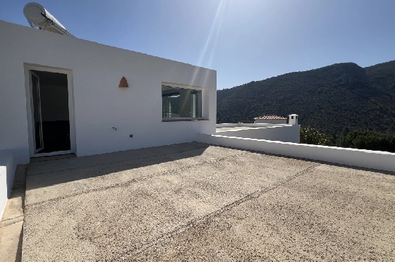 Villa in Pedreguer zu verkaufen, Woongedeelte 137 m², Bouwjaar 2015, Zustand gepflegt, + Ofen, Klimaanlage, Grondstuk 403 m², 2 Slaapkamers, 2 Badkamers, Pool, ref.: RG-0124-22