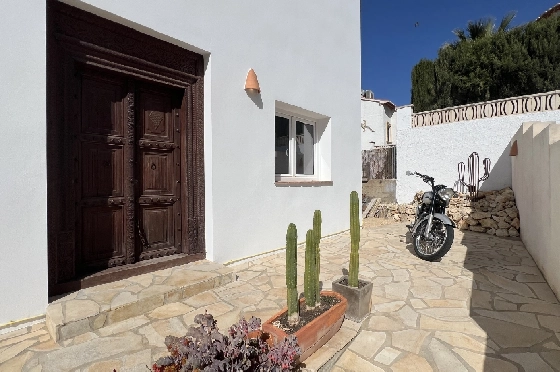 Villa in Pedreguer zu verkaufen, Woongedeelte 137 m², Bouwjaar 2015, Zustand gepflegt, + Ofen, Klimaanlage, Grondstuk 403 m², 2 Slaapkamers, 2 Badkamers, Pool, ref.: RG-0124-5