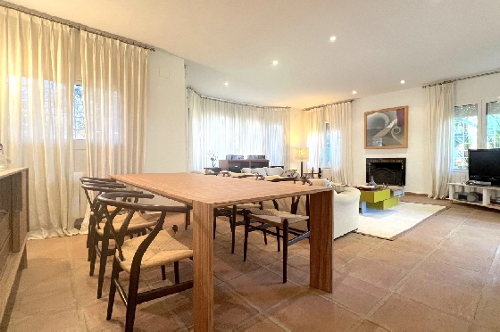 Villa in Denia(Las Rotas) zu verkaufen, Woongedeelte 280 m², Bouwjaar 1989, Zustand gepflegt, + Zentralheizung, Grondstuk 1150 m², 5 Slaapkamers, 4 Badkamers, Pool, ref.: SC-T0424-15