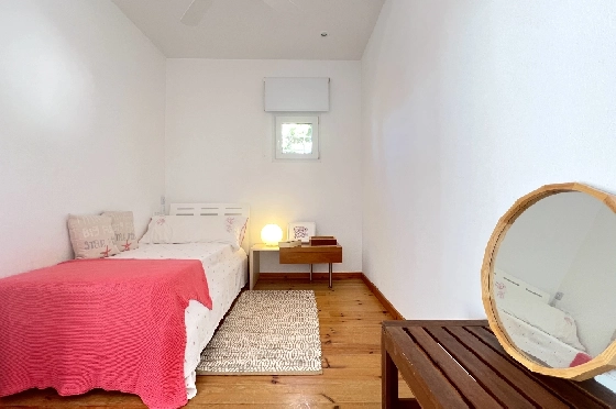Villa in Denia(Las Rotas) zu verkaufen, Woongedeelte 280 m², Bouwjaar 1989, Zustand gepflegt, + Zentralheizung, Grondstuk 1150 m², 5 Slaapkamers, 4 Badkamers, Pool, ref.: SC-T0424-19