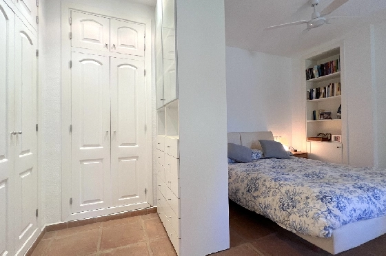 Villa in Denia(Las Rotas) zu verkaufen, Woongedeelte 280 m², Bouwjaar 1989, Zustand gepflegt, + Zentralheizung, Grondstuk 1150 m², 5 Slaapkamers, 4 Badkamers, Pool, ref.: SC-T0424-25