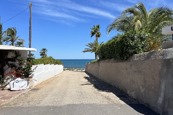 Villa in Denia(Las Rotas) zu verkaufen, Woongedeelte 280 m², Bouwjaar 1989, Zustand gepflegt, + Zentralheizung, Grondstuk 1150 m², 5 Slaapkamers, 4 Badkamers, Pool, ref.: SC-T0424-35