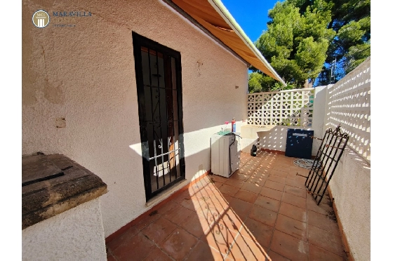 Villa in Javea zu verkaufen, Woongedeelte 176 m², Bouwjaar 1980, Klimaanlage, Grondstuk 1606 m², 3 Slaapkamers, 3 Badkamers, Pool, ref.: MV-M-2510-27
