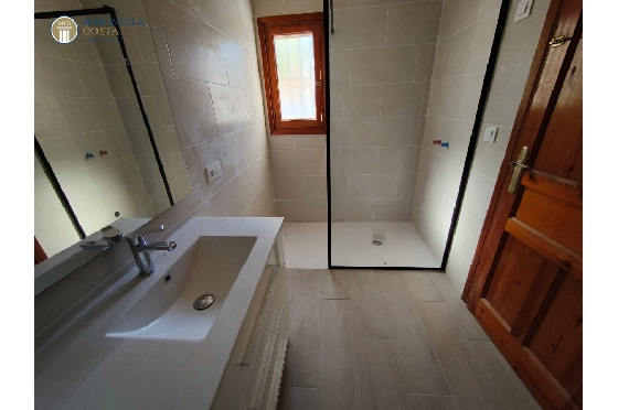 Villa in Javea zu verkaufen, Woongedeelte 176 m², Bouwjaar 1980, Klimaanlage, Grondstuk 1606 m², 3 Slaapkamers, 3 Badkamers, Pool, ref.: MV-M-2510-36