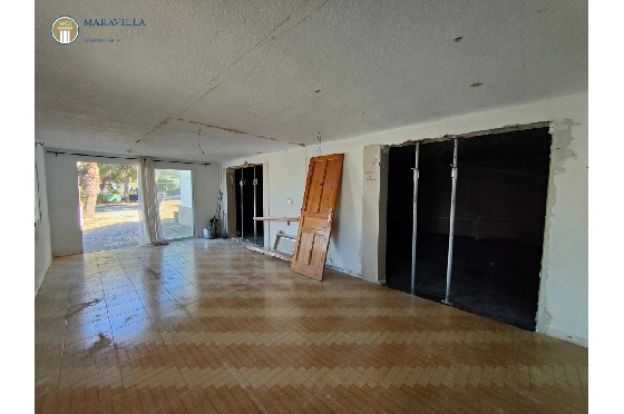 Villa in Javea zu verkaufen, Woongedeelte 176 m², Bouwjaar 1980, Klimaanlage, Grondstuk 1606 m², 3 Slaapkamers, 3 Badkamers, Pool, ref.: MV-M-2510-41
