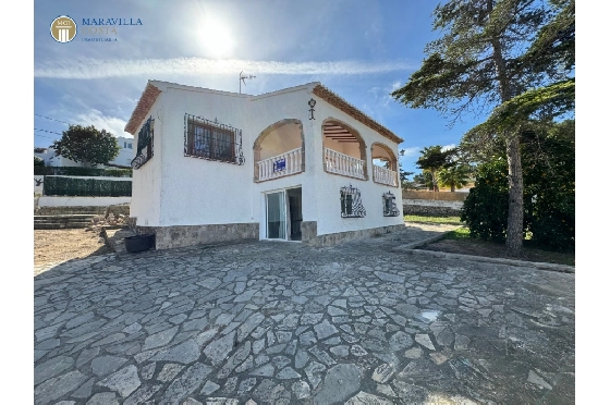 Villa in Javea zu verkaufen, Woongedeelte 176 m², Bouwjaar 1980, Klimaanlage, Grondstuk 1606 m², 3 Slaapkamers, 3 Badkamers, Pool, ref.: MV-M-2510-6