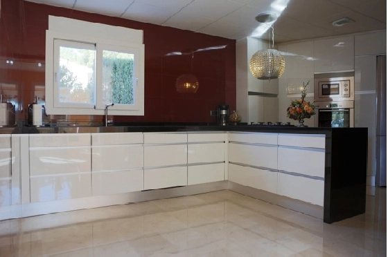 Villa in Benissa(Buenavista) zu verkaufen, Woongedeelte 464 m², Bouwjaar 2015, Klimaanlage, Grondstuk 1131 m², 4 Slaapkamers, 4 Badkamers, Pool, ref.: BI-BE.H-906-5