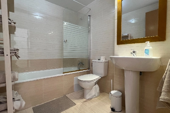 Apartment in Denia zur Ferienvermietung, Woongedeelte 86 m², Bouwjaar 2006, Zustand modernisiert, + Zentralheizung, Klimaanlage, Grondstuk 46 m², 2 Slaapkamers, 2 Badkamers, Pool, ref.: T-0324-13