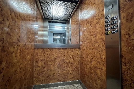 Apartment in Denia zur Ferienvermietung, Woongedeelte 86 m², Bouwjaar 2006, Zustand modernisiert, + Zentralheizung, Klimaanlage, Grondstuk 46 m², 2 Slaapkamers, 2 Badkamers, Pool, ref.: T-0324-22