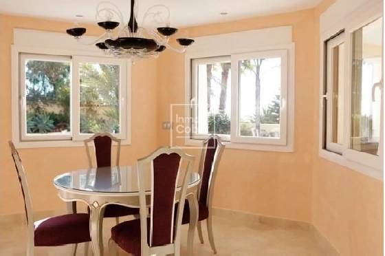 Villa in Benissa(Benissa) zu verkaufen, Woongedeelte 464 m², Klimaanlage, Grondstuk 1131 m², 4 Slaapkamers, 4 Badkamers, Pool, ref.: COB-1869-10535-8