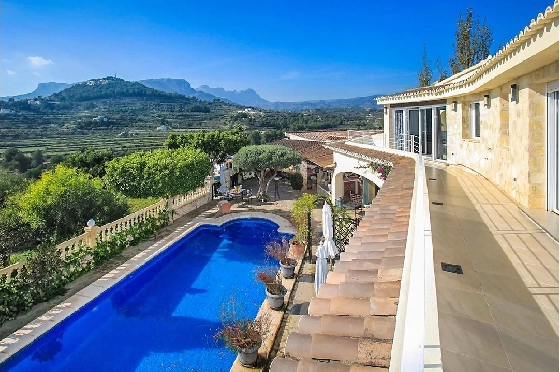 Villa in Calpe(Calpe) zu verkaufen, Woongedeelte 500 m², Klimaanlage, Grondstuk 3500 m², 4 Slaapkamers, 4 Badkamers, Pool, ref.: COB-2705-10535-1