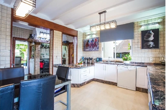 Villa in Calpe(Calpe) zu verkaufen, Woongedeelte 500 m², Klimaanlage, Grondstuk 3500 m², 4 Slaapkamers, 4 Badkamers, Pool, ref.: COB-2705-10535-10
