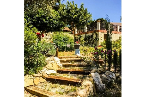 Villa in Calpe(Calpe) zu verkaufen, Woongedeelte 500 m², Klimaanlage, Grondstuk 3500 m², 4 Slaapkamers, 4 Badkamers, Pool, ref.: COB-2705-10535-18