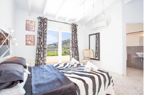 Villa in Calpe(Calpe) zu verkaufen, Woongedeelte 500 m², Klimaanlage, Grondstuk 3500 m², 4 Slaapkamers, 4 Badkamers, Pool, ref.: COB-2705-10535-19