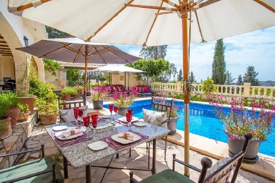 Villa in Calpe(Calpe) zu verkaufen, Woongedeelte 500 m², Klimaanlage, Grondstuk 3500 m², 4 Slaapkamers, 4 Badkamers, Pool, ref.: COB-2705-10535-4