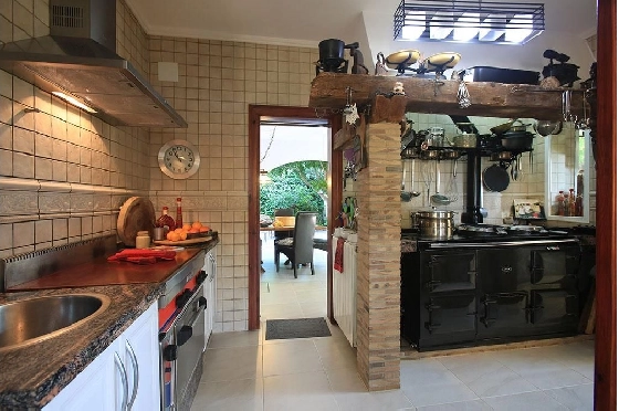 Villa in Calpe(Calpe) zu verkaufen, Woongedeelte 500 m², Klimaanlage, Grondstuk 3500 m², 4 Slaapkamers, 4 Badkamers, Pool, ref.: COB-2705-10535-8