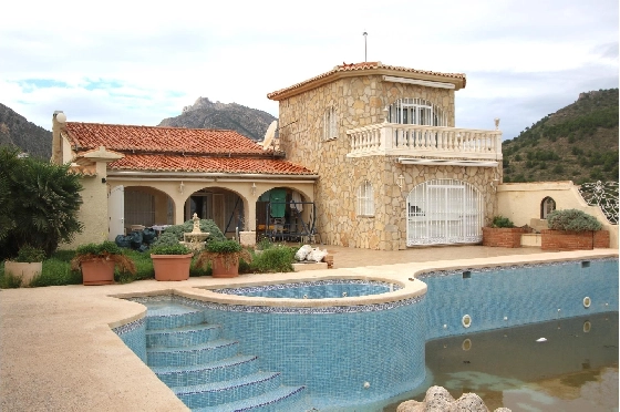 Villa in Calpe(La Canuta) zu verkaufen, Woongedeelte 609 m², Grondstuk 3102 m², 4 Slaapkamers, 4 Badkamers, Pool, ref.: COB-3330-10535-1