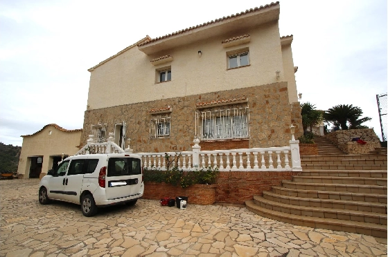 Villa in Calpe(La Canuta) zu verkaufen, Woongedeelte 609 m², Grondstuk 3102 m², 4 Slaapkamers, 4 Badkamers, Pool, ref.: COB-3330-10535-24