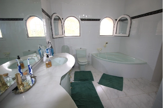 Villa in Calpe(La Canuta) zu verkaufen, Woongedeelte 609 m², Grondstuk 3102 m², 4 Slaapkamers, 4 Badkamers, Pool, ref.: COB-3330-10535-27
