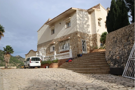 Villa in Calpe(La Canuta) zu verkaufen, Woongedeelte 609 m², Grondstuk 3102 m², 4 Slaapkamers, 4 Badkamers, Pool, ref.: COB-3330-10535-49