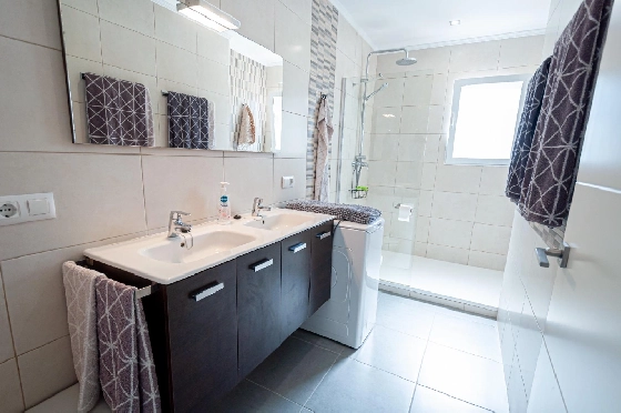 Villa in Benissa(San Jaime) zu verkaufen, Woongedeelte 240 m², Klimaanlage, 6 Slaapkamers, 3 Badkamers, Pool, ref.: COB-3449-10535-35