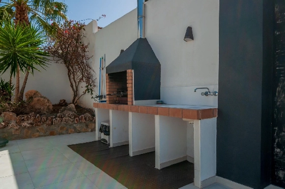 Villa in Benissa(San Jaime) zu verkaufen, Woongedeelte 240 m², Klimaanlage, 6 Slaapkamers, 3 Badkamers, Pool, ref.: COB-3449-10535-36