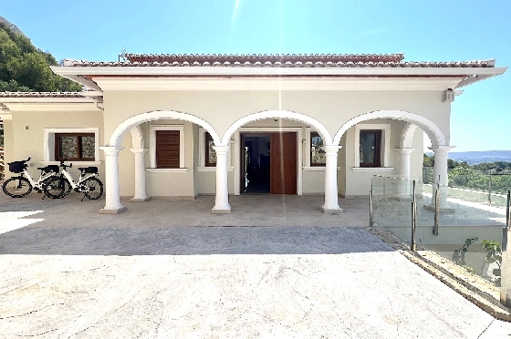 Villa in Javea(Ermita) zu verkaufen, Woongedeelte 400 m², Bouwjaar 2018, Zustand neuwertig, + Fussbodenheizung, Klimaanlage, Grondstuk 1596 m², 3 Slaapkamers, 2 Badkamers, Pool, ref.: AS-0624-9