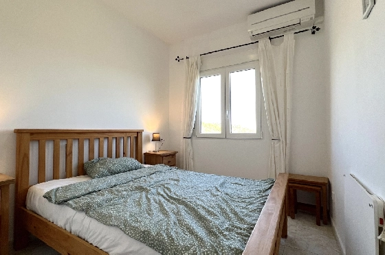 Reihenhaus-Mitte in Pedreguer(Monte Pedreguer) zu verkaufen, Woongedeelte 90 m², Bouwjaar 2002, Zustand gepflegt, + KLIMA, Klimaanlage, Grondstuk 109 m², 2 Slaapkamers, 1 Badkamers, Pool, ref.: AS-0724-22
