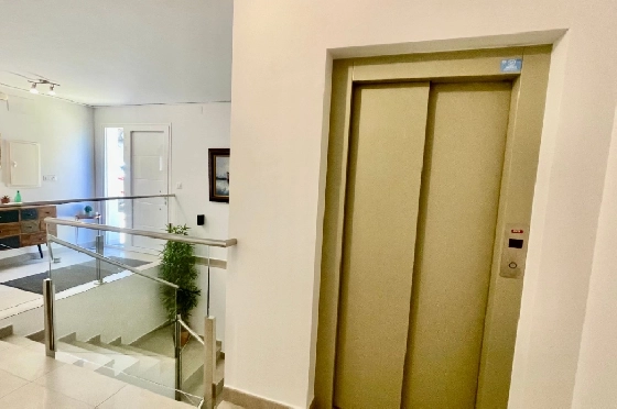 Villa in Alcalali zu verkaufen, Woongedeelte 429 m², Bouwjaar 2022, + Fussbodenheizung, Klimaanlage, Grondstuk 1468 m², 7 Slaapkamers, 4 Badkamers, Pool, ref.: PV-141-01982P-37